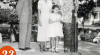Foto Ibu Fatmawati Sukarno berbicara di atas panggung dengan didampingi oleh Presiden Sukarno serta Pak Kasur/Suryono pada perayaan Hari Ulang Tahun ke-7 Megawati Sukarnoputri, 23 Januari 1954.